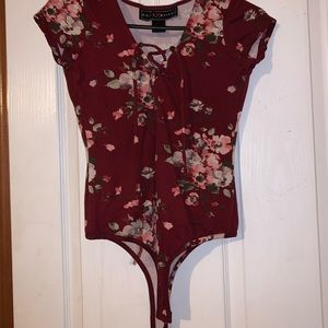 floral onesie! size S from Polly&Esther! very stretchy!
